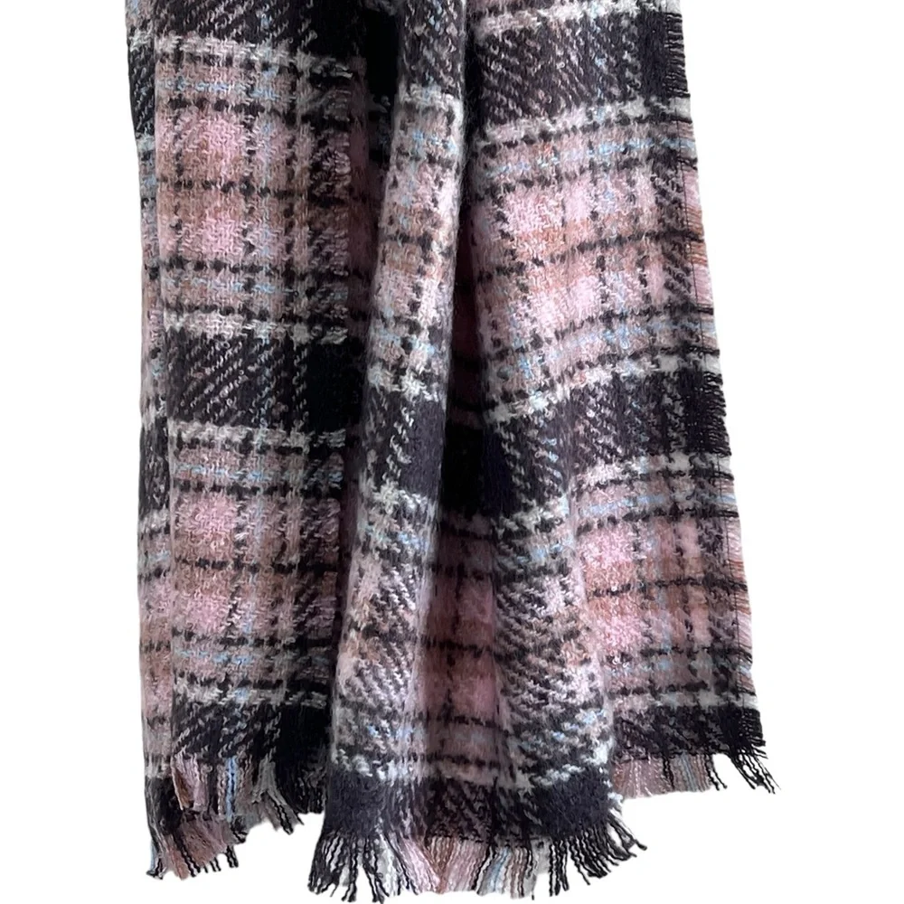 Like new plaid fringe oversized bulky scarf wrap